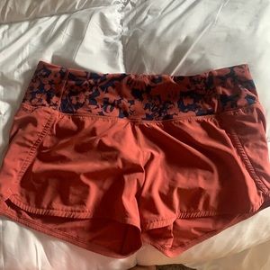 Size 6 lululemon shorts